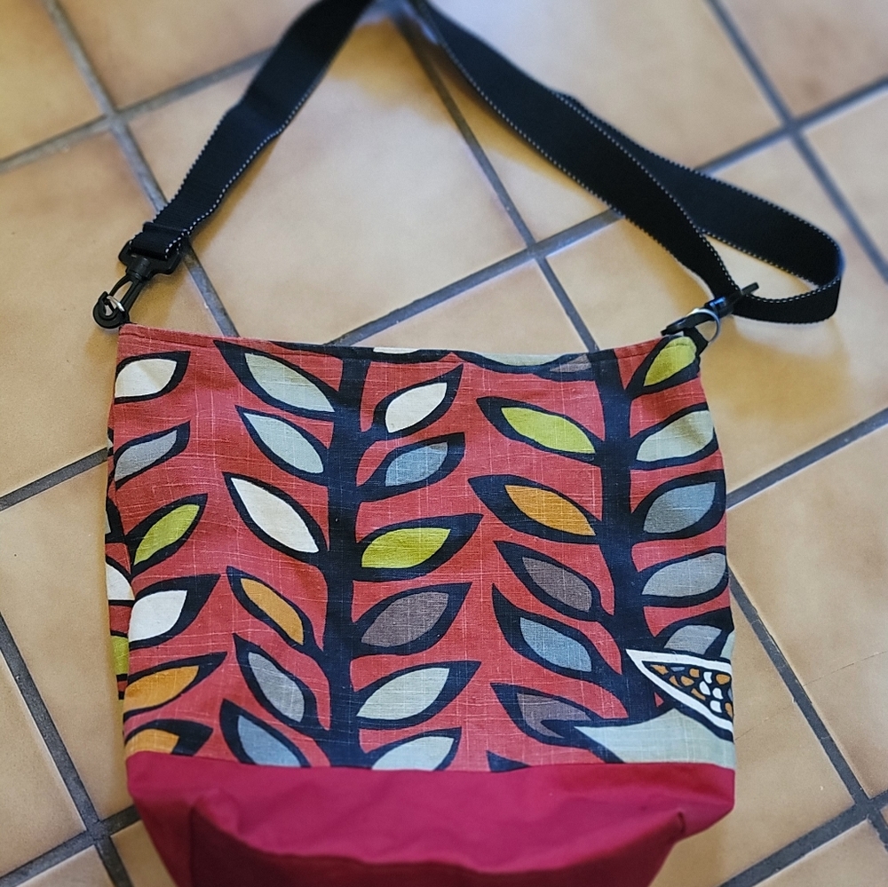 Bird Handbag - Picture 2 of 3